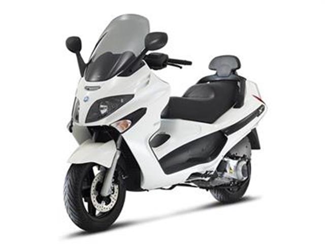 PIAGGIO X-EVO 125 (M368M) . (2015)