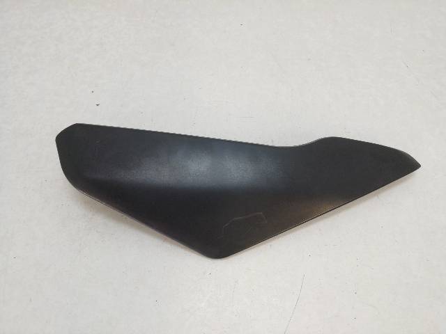 CHAPA-BAJO-ASIENTO-DERECHA  SUZUKI GSX-R 600 K4 K5 2004 2005 (2004)