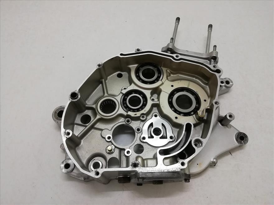 CARTER-DERECHO-MOTOR  SUZUKI GZ 250