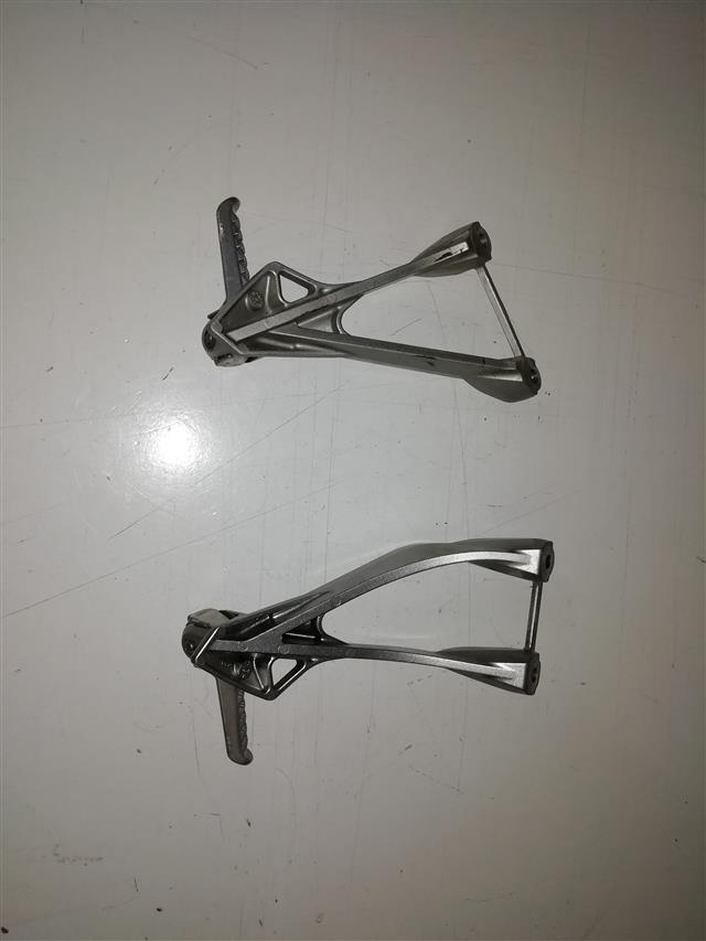 JUEGO-ESTRIBERAS-TRASERAS  KAWASAKI ZX6R 636 05-06 (2006)