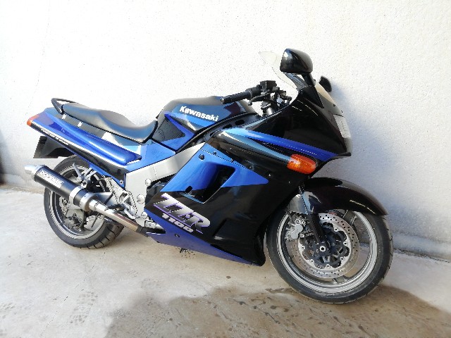 KAWASAKI ZZR 1100 (1990) en campa | Repuestos Moto2